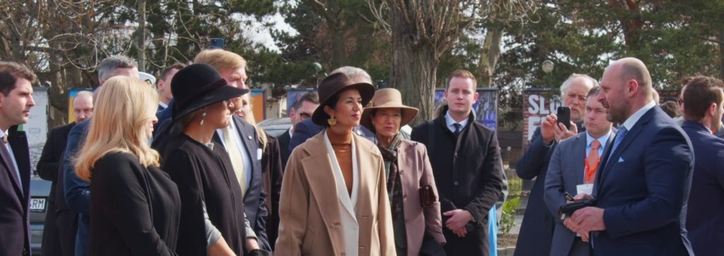 Martin Basila, CEO of Sensoneo, the Dutch royal couple and the president of Slovakia.